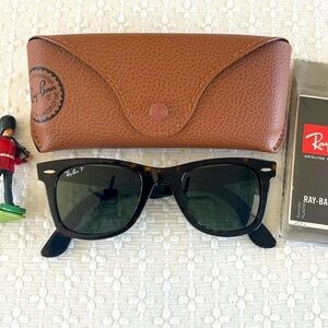 NWOB Ray Ban Wayfarer Polarized Sunglasses Retail $230 Made in Italy! Brand New